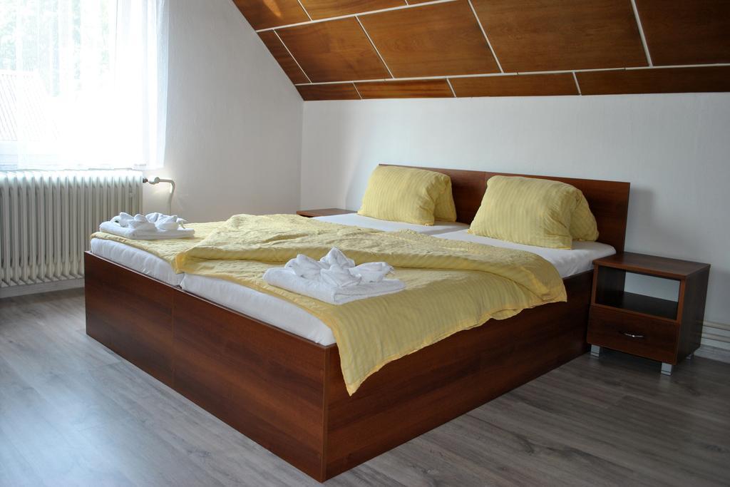 Apartment Mlynska เยเซนิค ภายนอก รูปภาพ