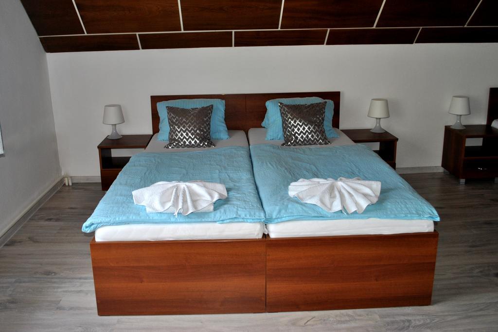 Apartment Mlynska เยเซนิค ภายนอก รูปภาพ
